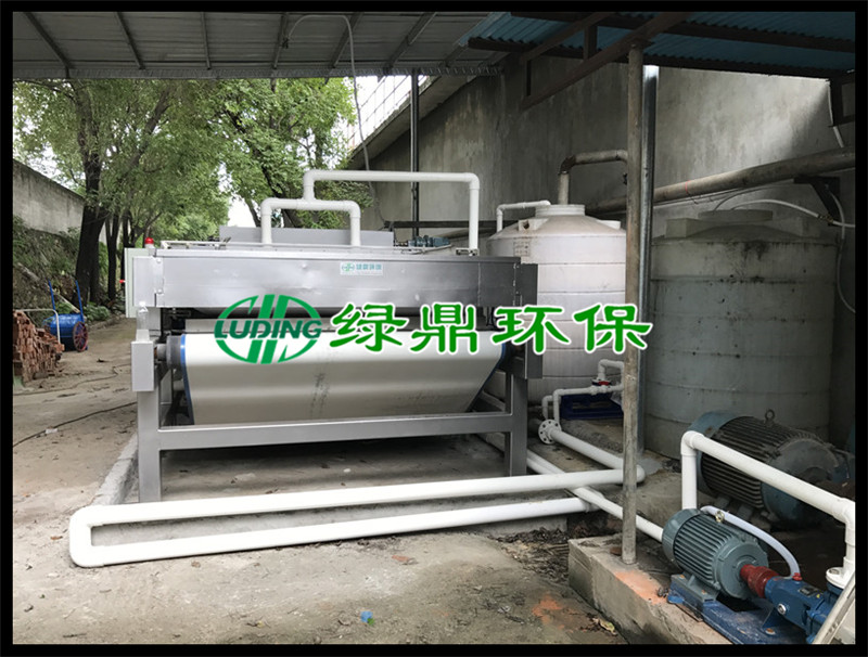 江門印染廠采購一臺印染污泥帶式壓濾機解決污泥問題 3