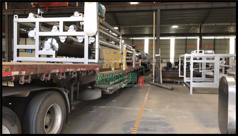 帶式壓濾機發往鉆井廢泥漿處理工程 4