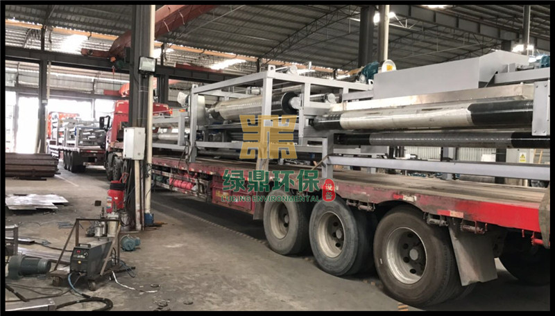 帶式壓濾機發往鉆井廢棄泥漿處理工程 3